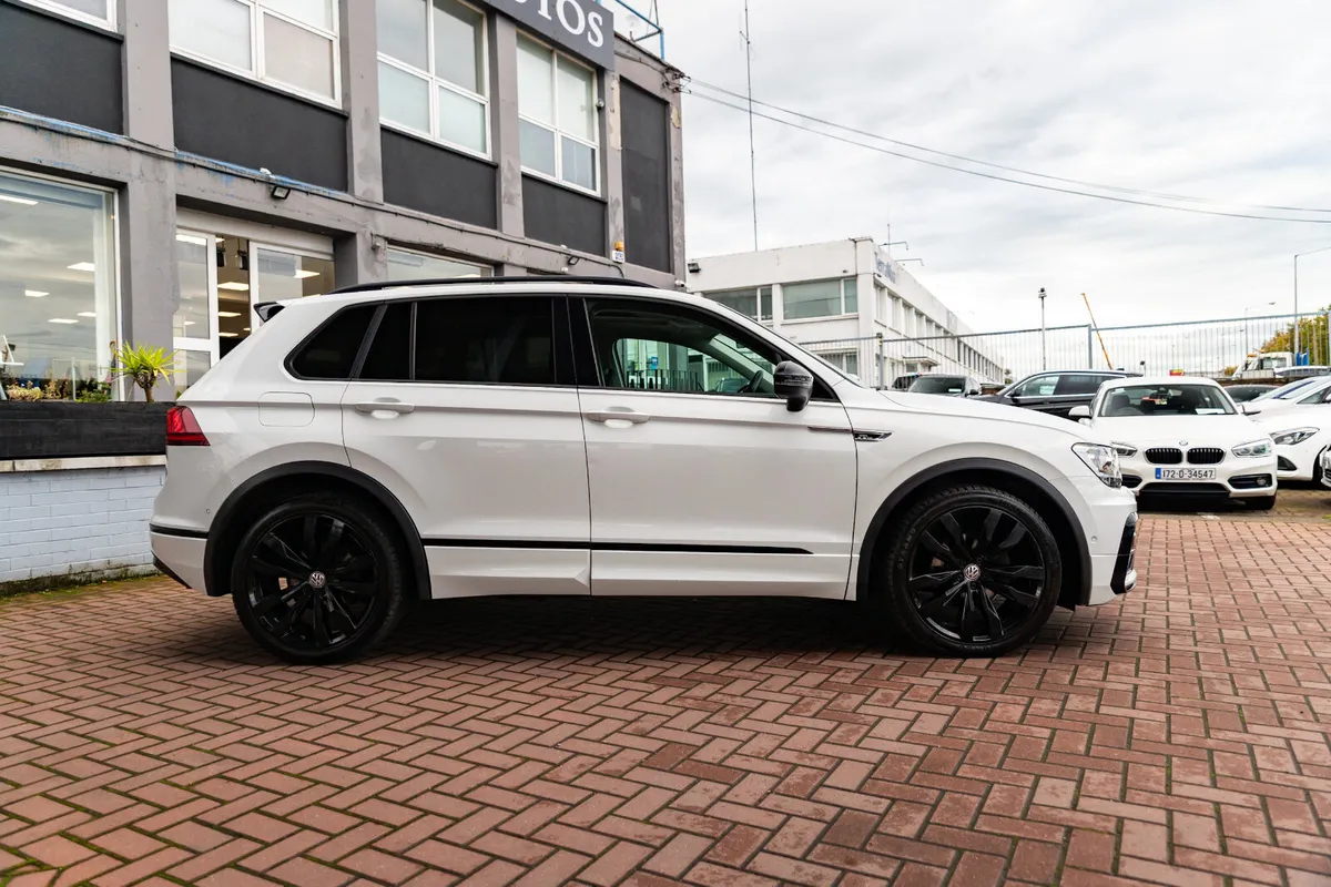 2.0 TDI 150HP R-LINE PAN ROOF 5DR ESTATE AUTOMATIC - Image 2