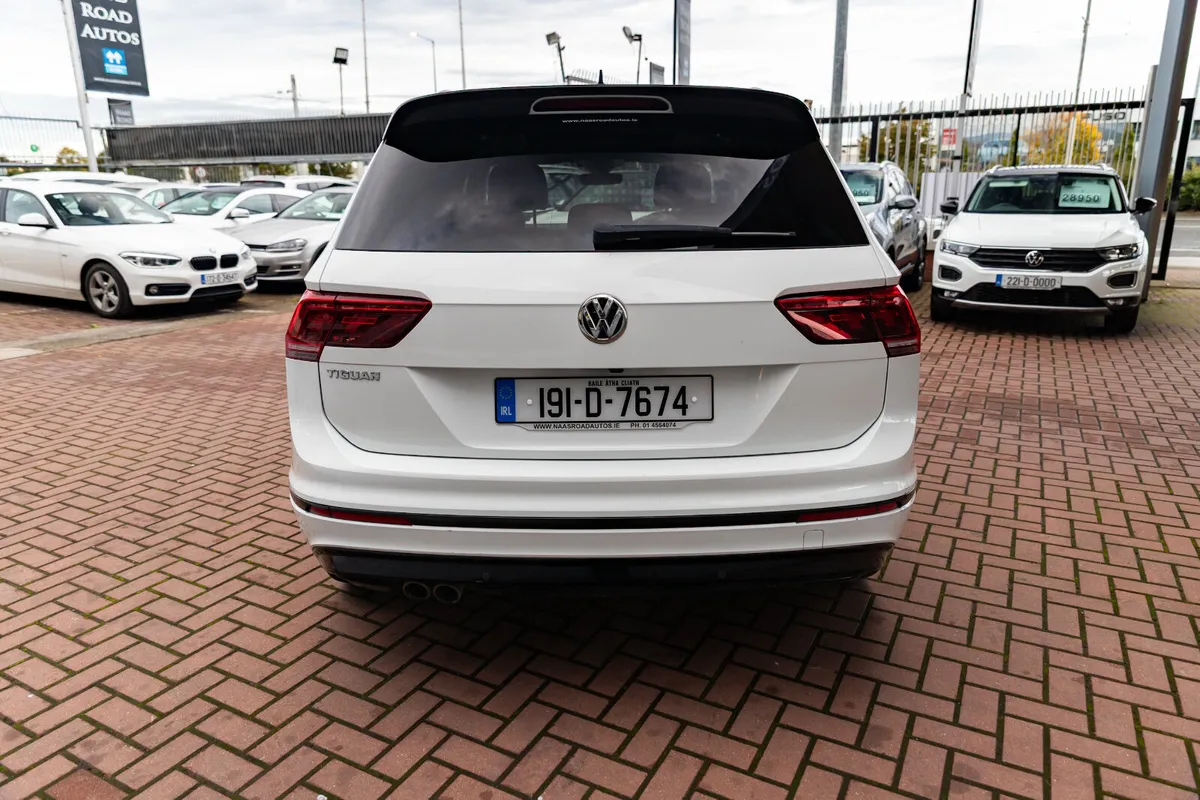 2.0 TDI 150HP R-LINE PAN ROOF 5DR ESTATE AUTOMATIC - Image 4
