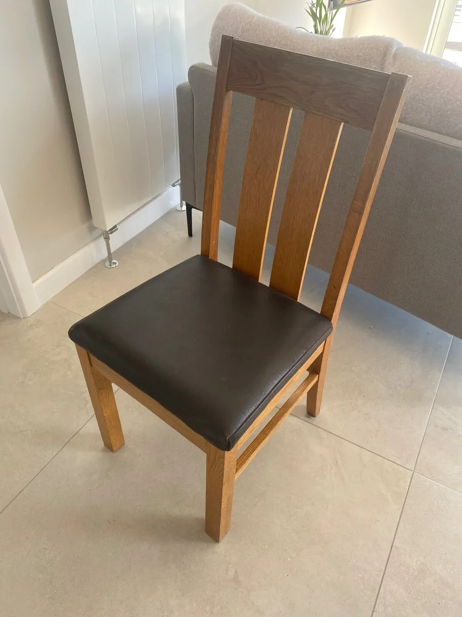 Table and 8 chairs - Image 2