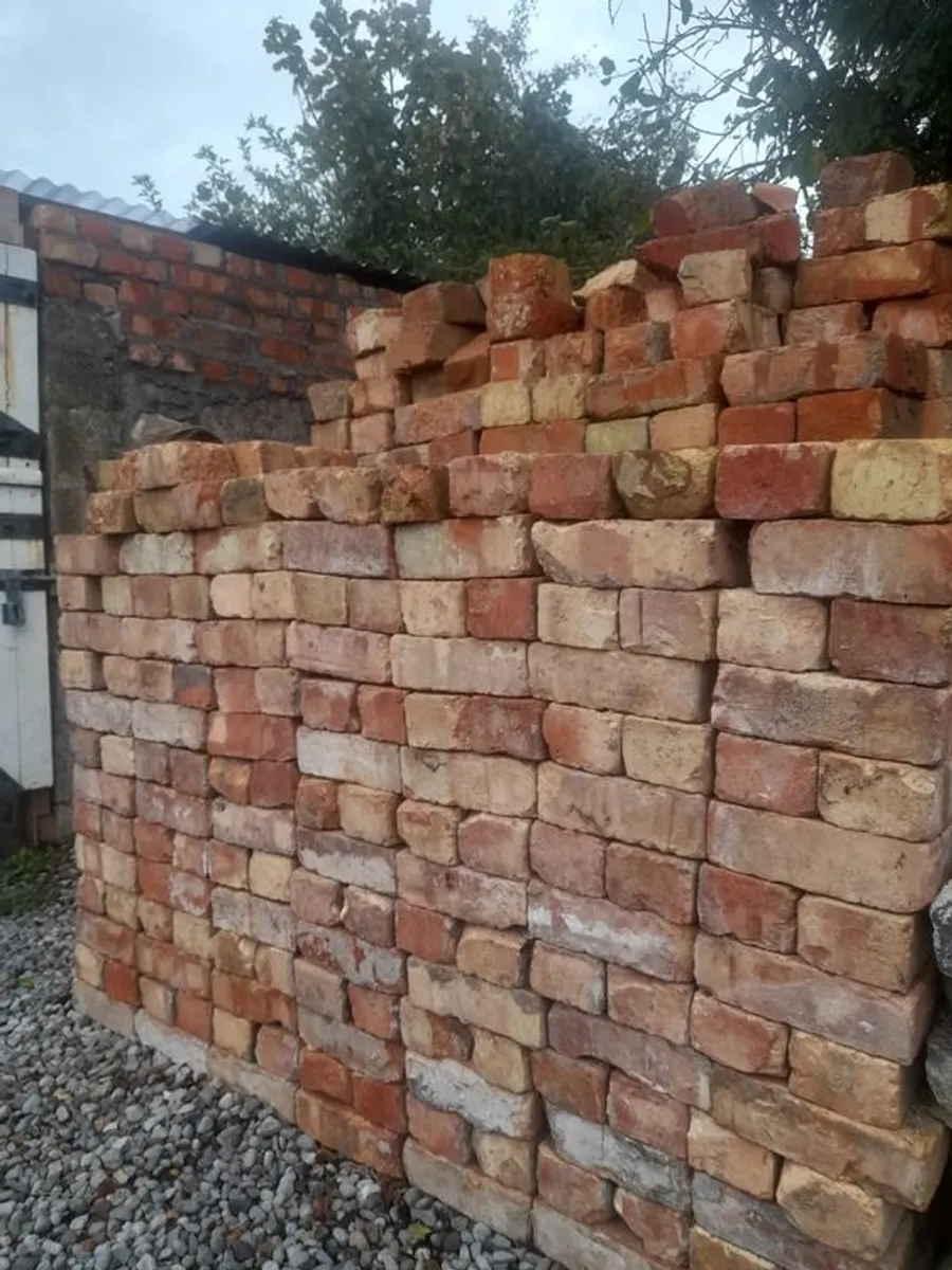 Old bricks - Image 2