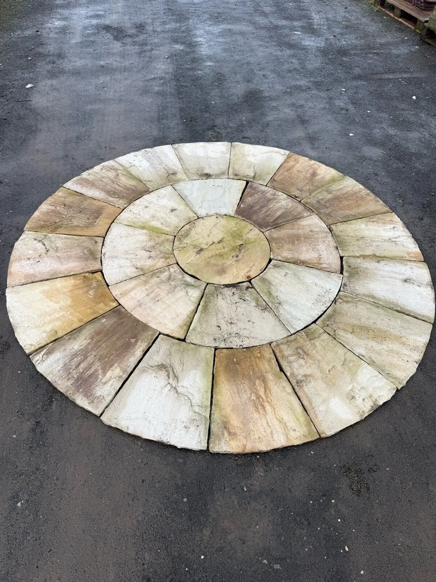 Sandstone circle - Image 2