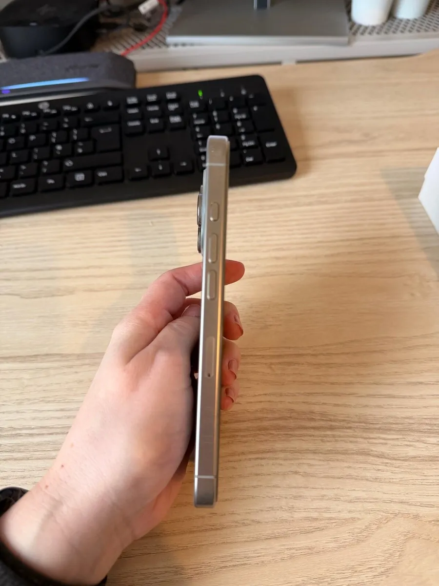 Immaculate iPhone 16 Pro Natural Titanium 128GB - Image 3