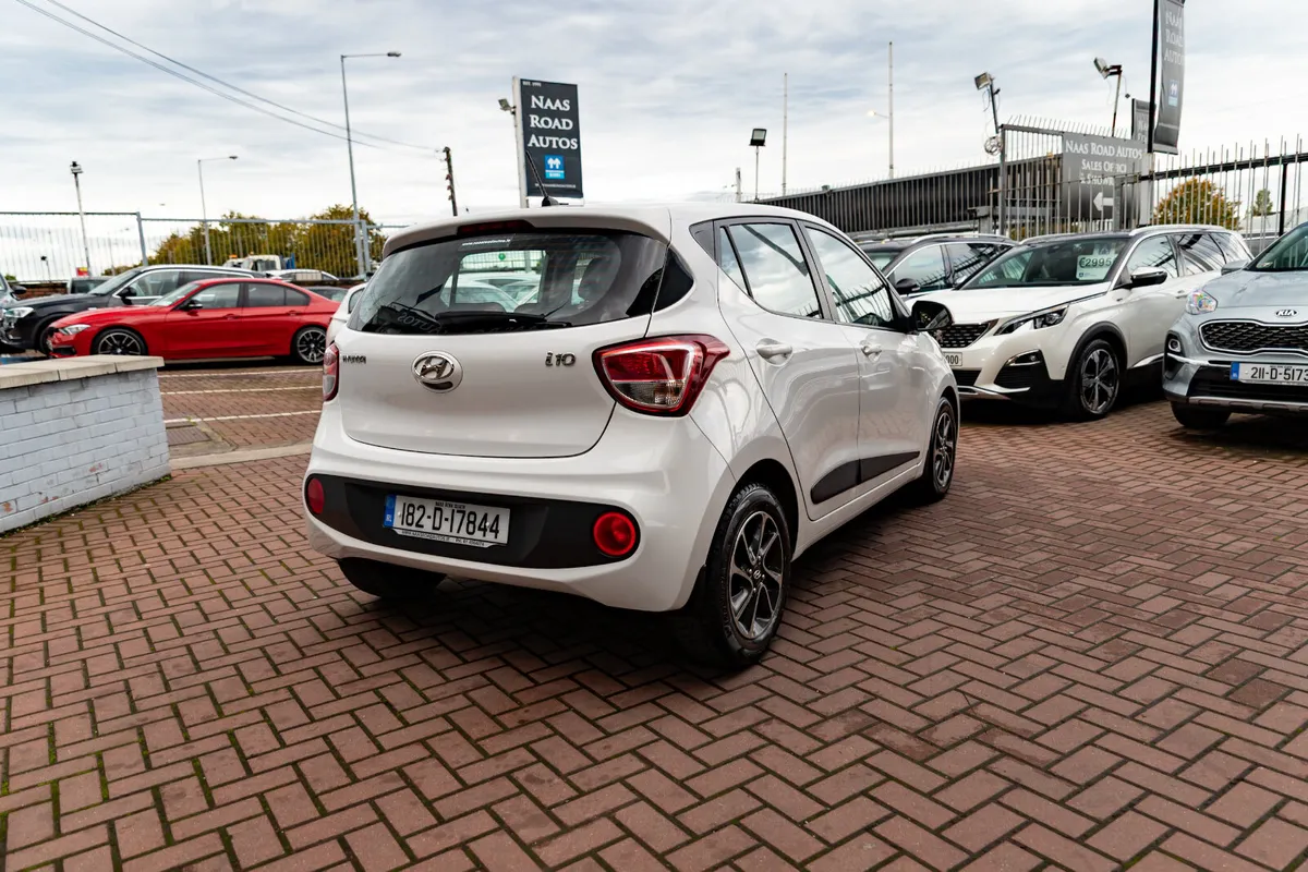 1.0 DELUXE 5DR HATCHBACK FINISHED IN UNMARKED WHIT - Image 3