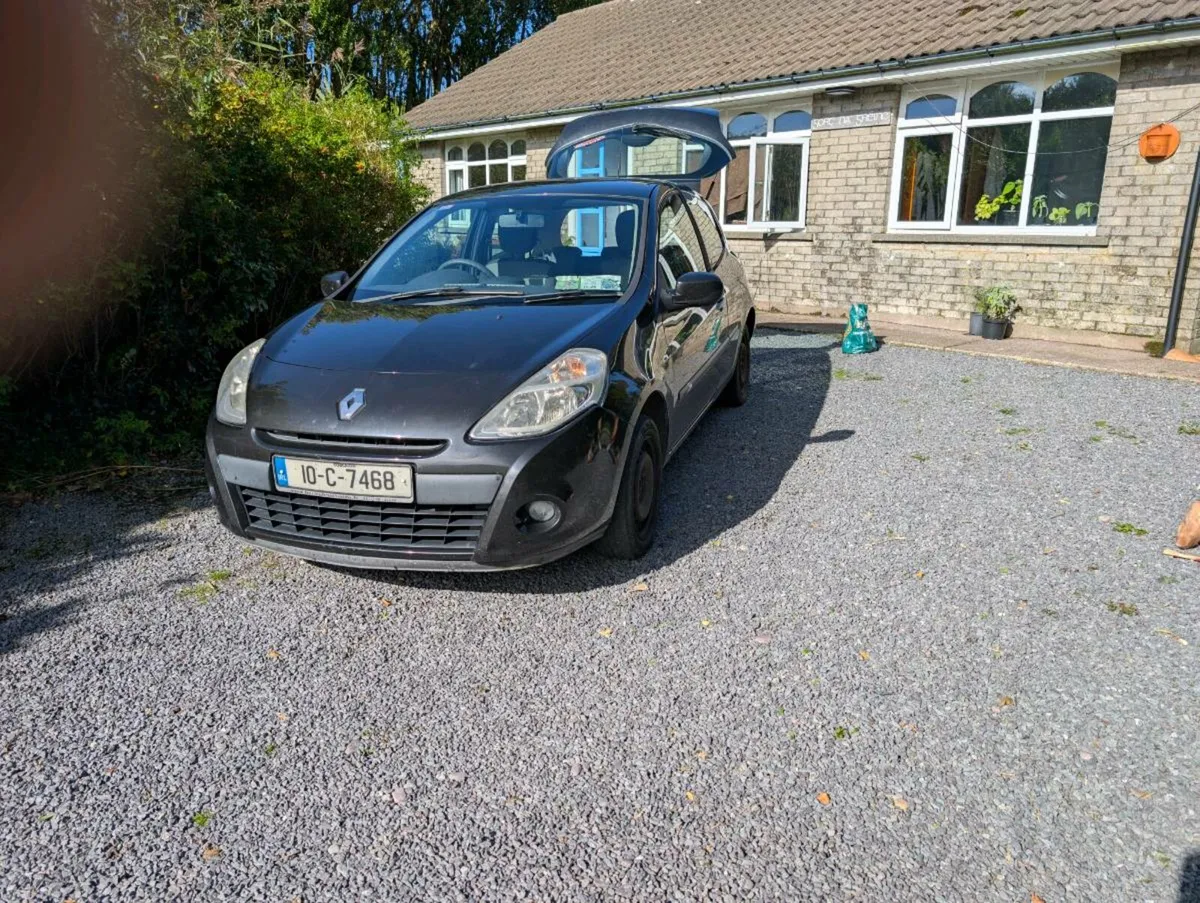 2010 Renault Clio - Image 1