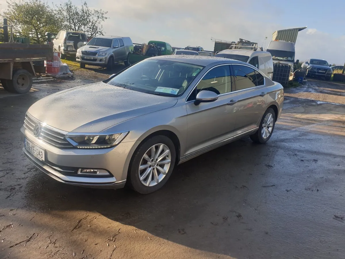 Volkswagen Passat - Highline - Image 2