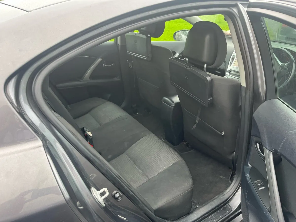 Car - Image 3