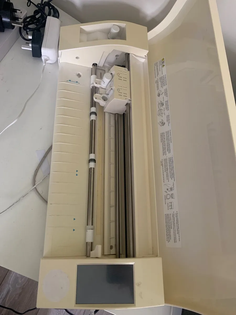 Silhouette Cameo cutting machine - Image 2