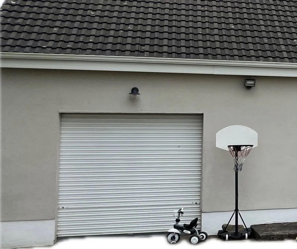 Garage roller door