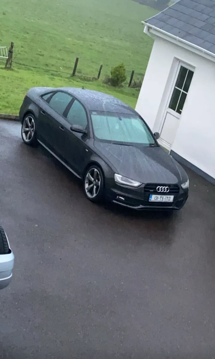 Audi A4 S-Line black edition - Image 2