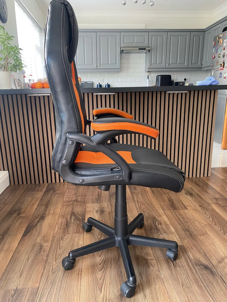 Gaming chair - Image 2