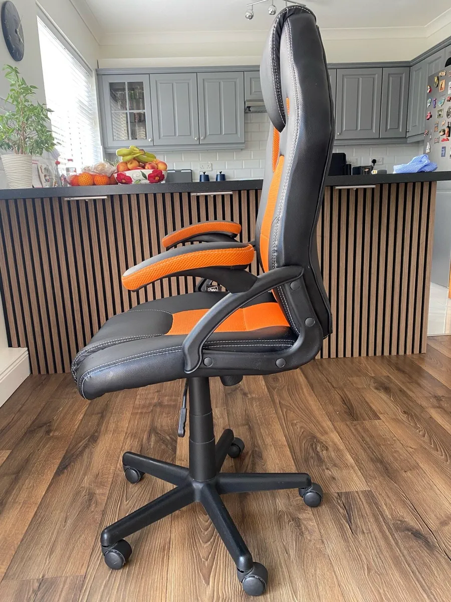 Gaming chair - Image 4