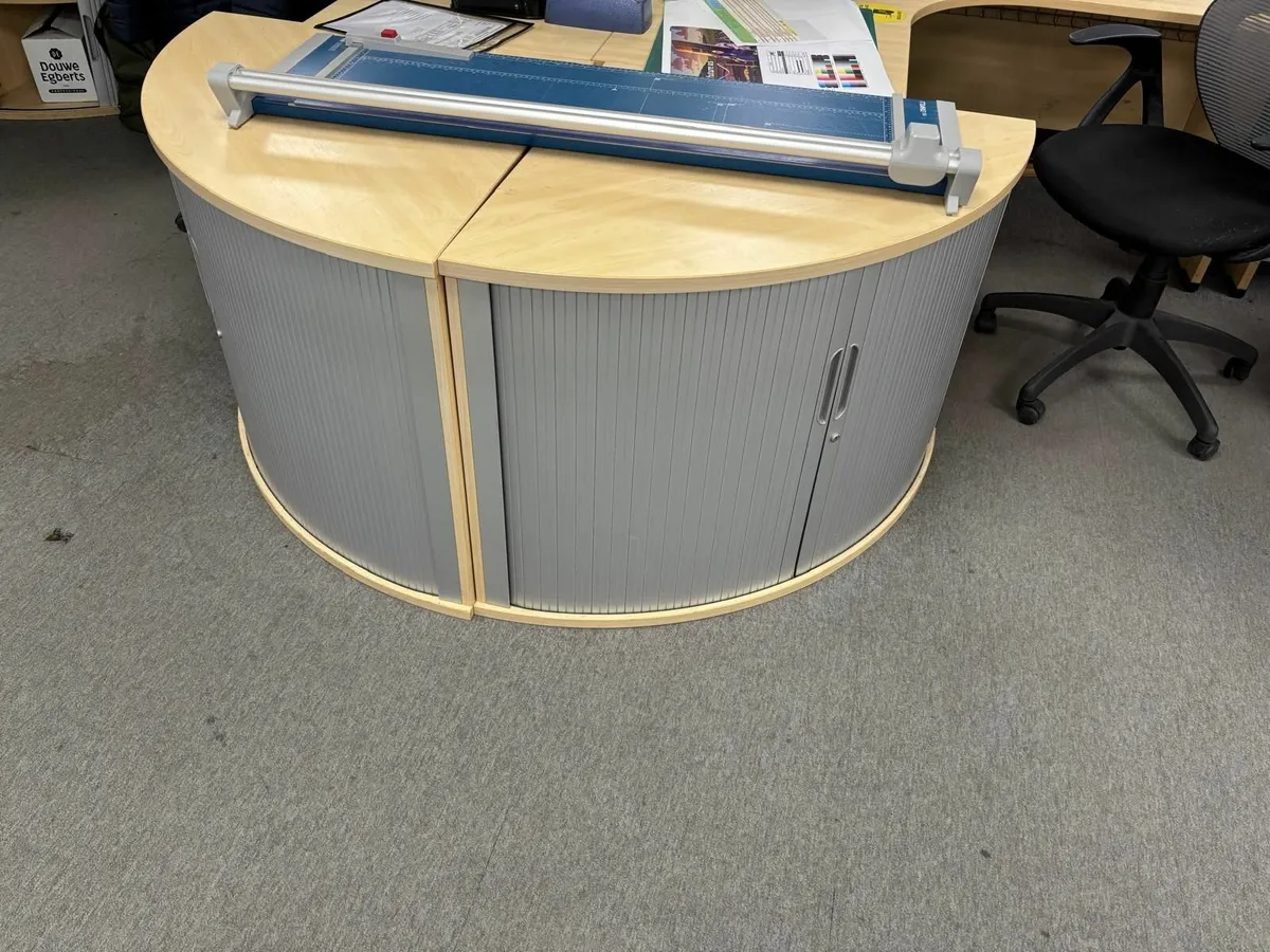 Office Desks and Drawers x 16 - Image 2