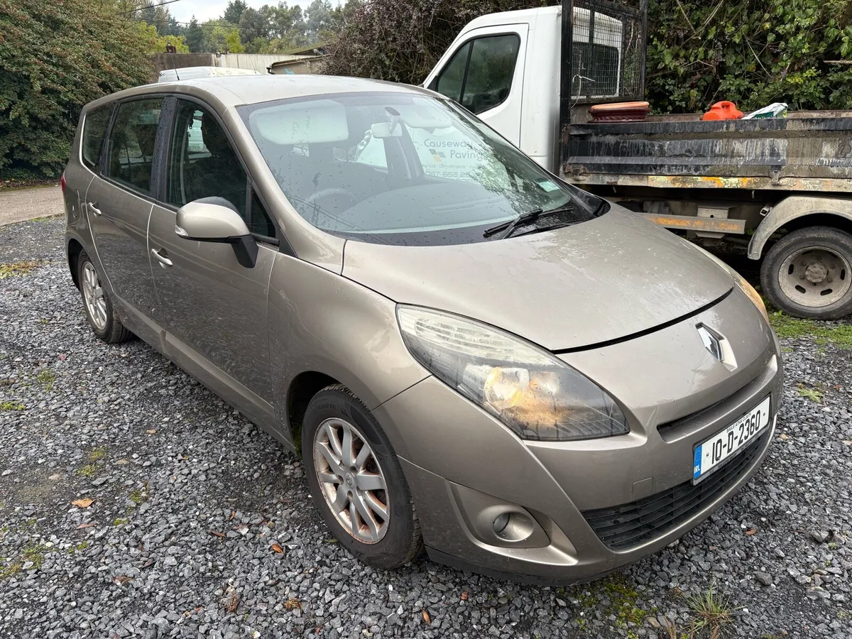 2010 Renault Scenic 7 seater - Image 1