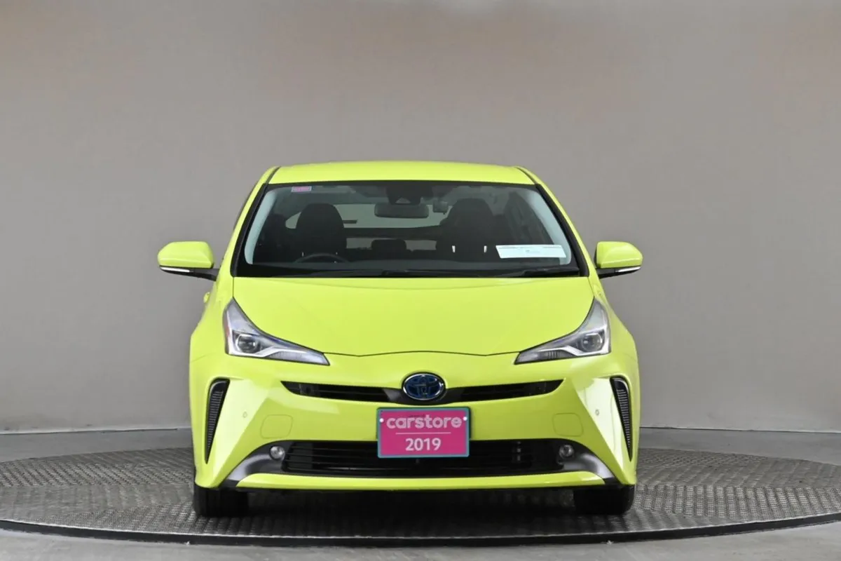 Toyota Prius 1.8 Hybrid  thermo-tect Lime Green P - Image 2