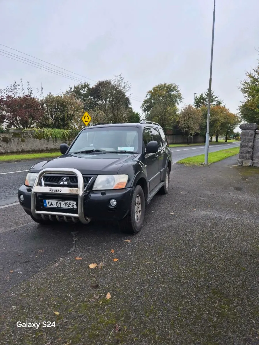 Mitsubishi  Pajero  3.2  LWB 2004 - Image 1