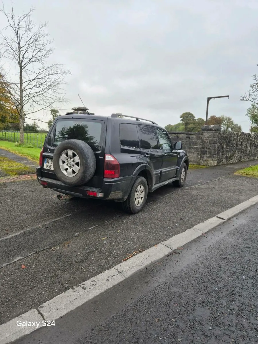 Mitsubishi  Pajero  3.2  LWB 2004 - Image 4