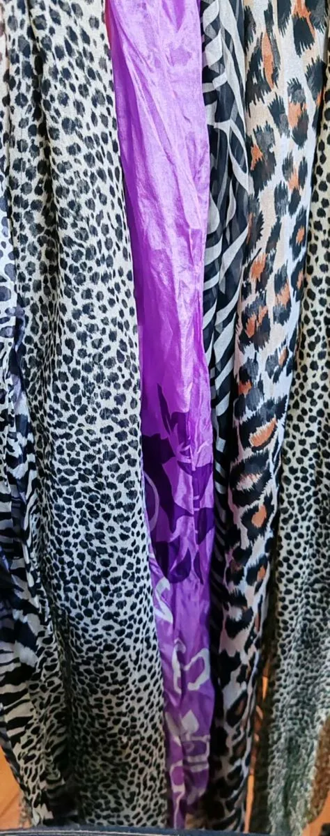 6 neck scarves - Image 3