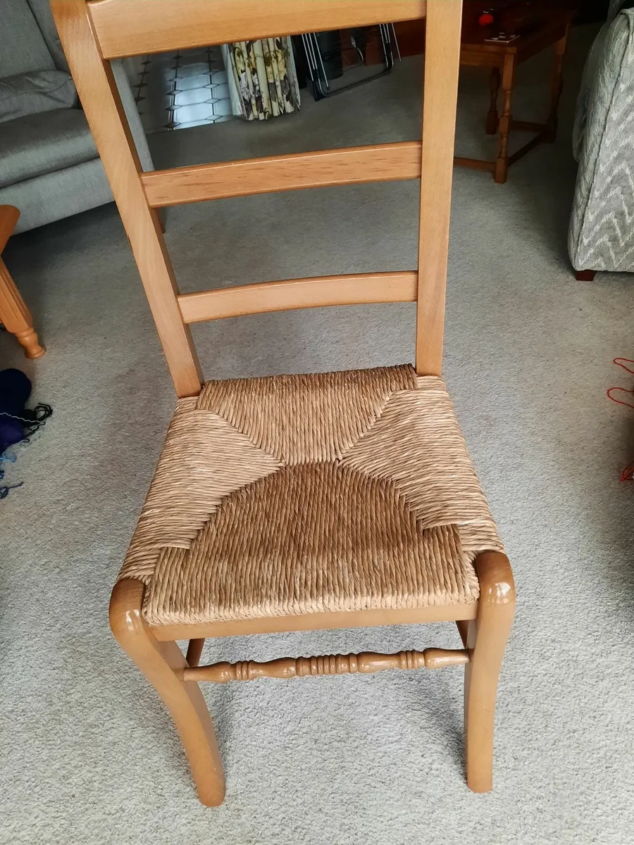 Dining room table and  6 chairs - Image 2