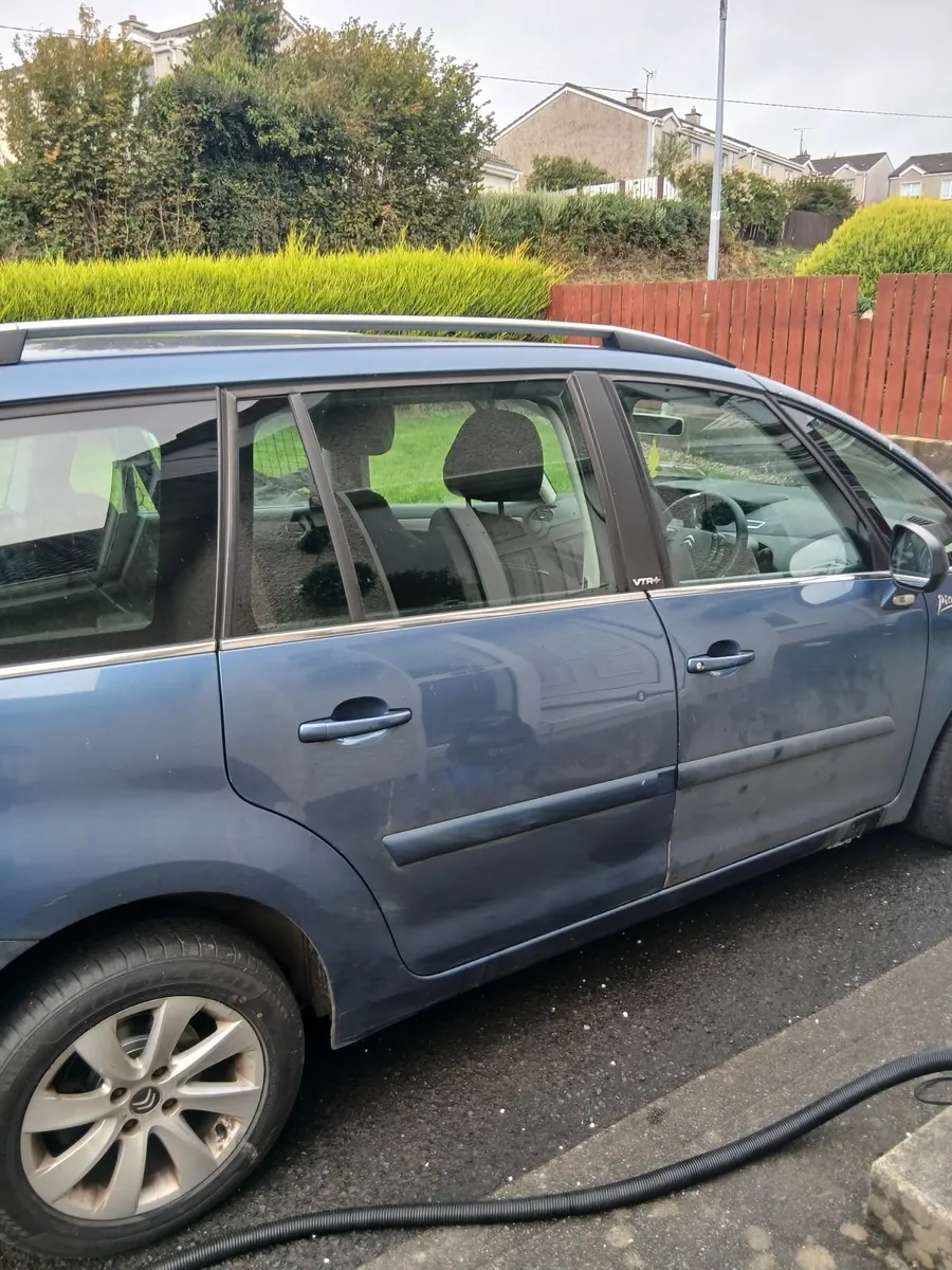 Citroen C4 Picasso 2011 - Image 4