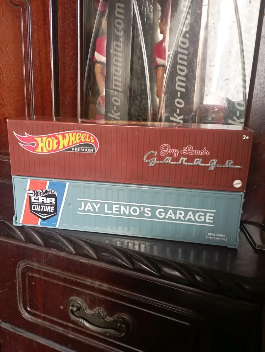 HOT WHEELS JAY LENO'S GARAGE CONTAINER BOXSET. - Image 4