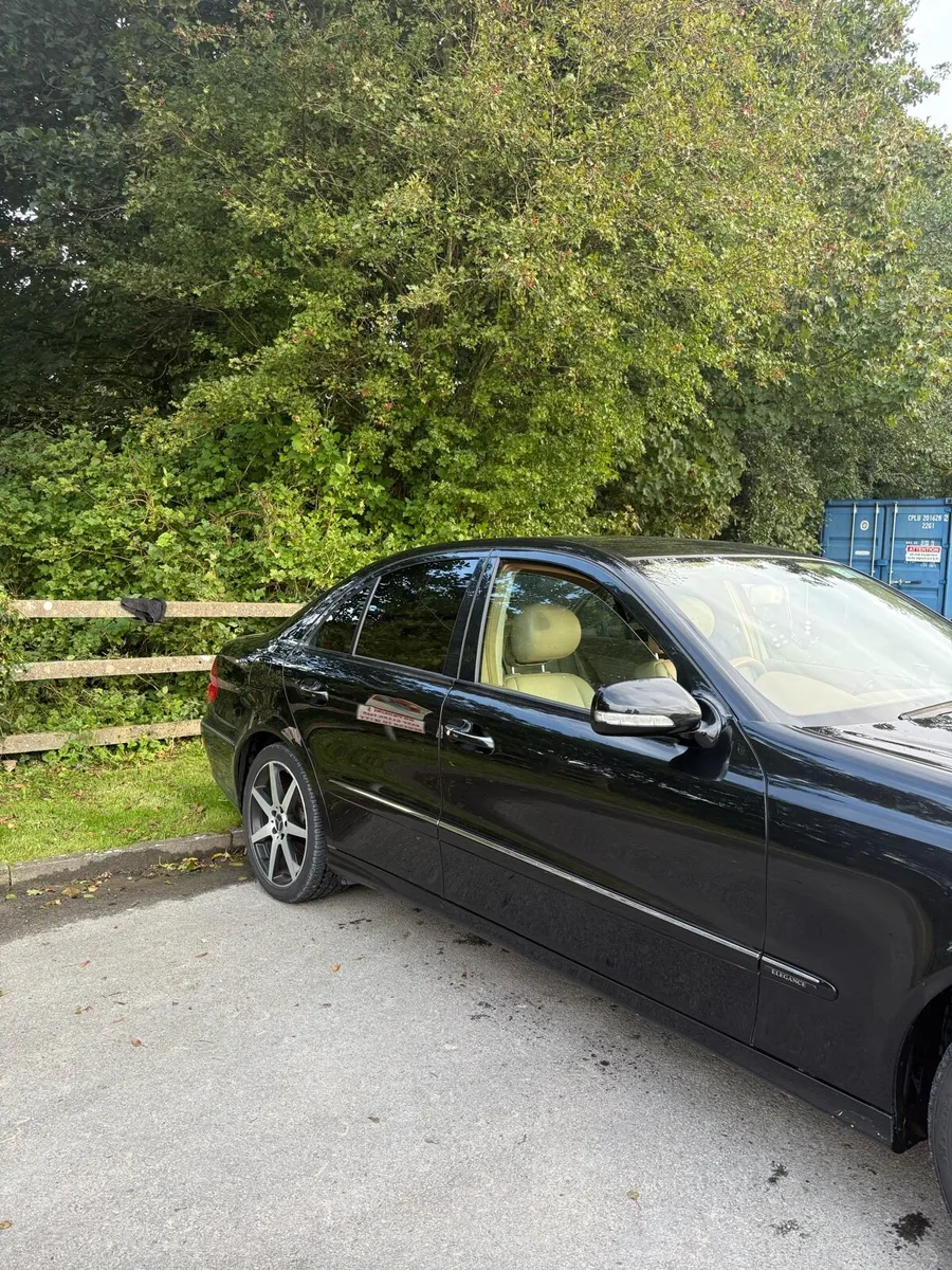 Mercedes e200 - Image 3