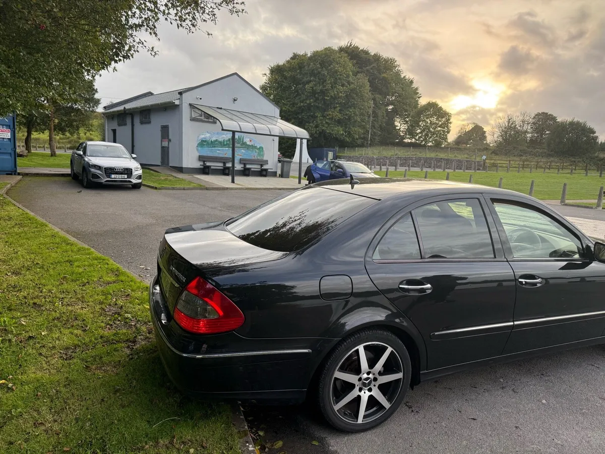 Mercedes e200 - Image 4