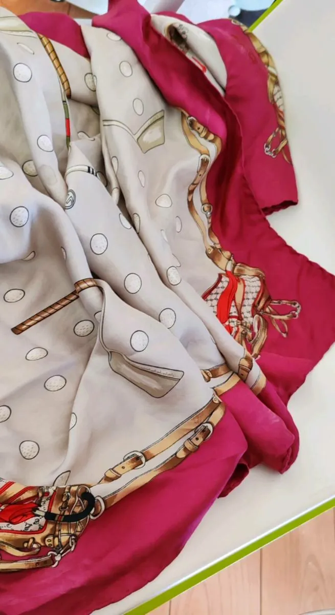 Retro golf themed scarf - Image 2