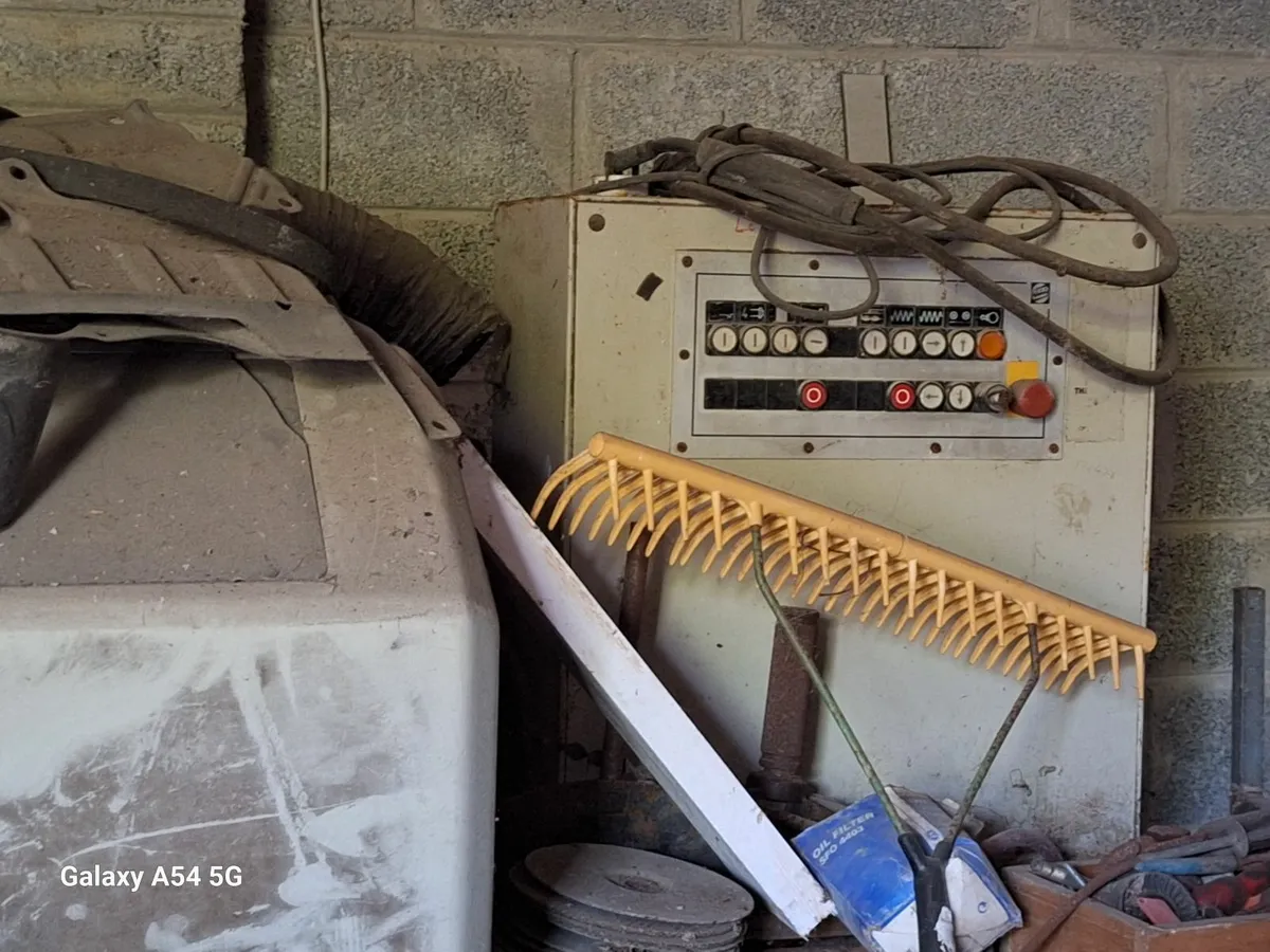 Wood working machinery - Image 4