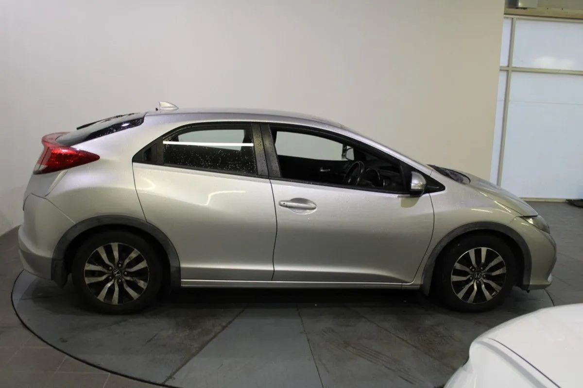 Honda Civic 1.6 I-dtec 4DR - Image 3