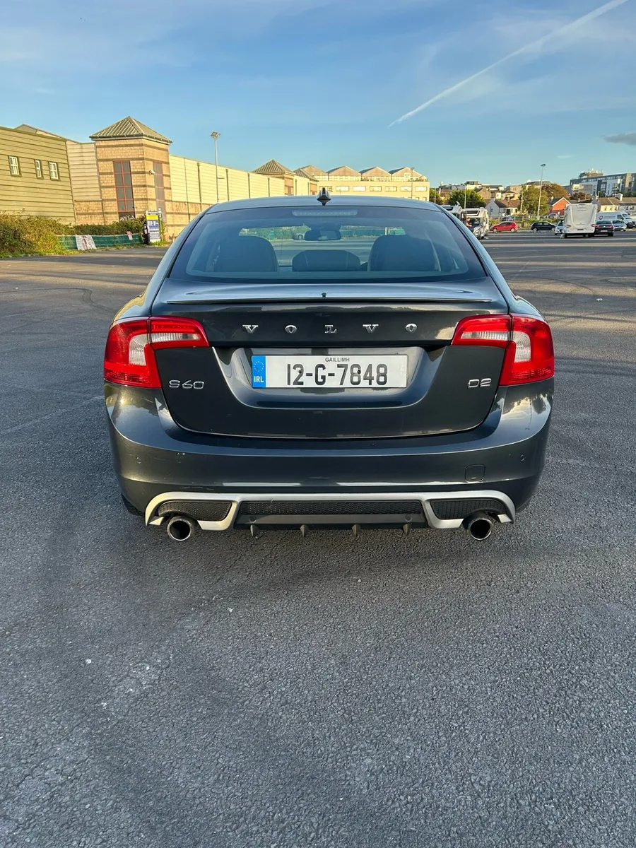 VOLVO S60 D2 R DESIGN ✅ NCT & Service ✅ - Image 3