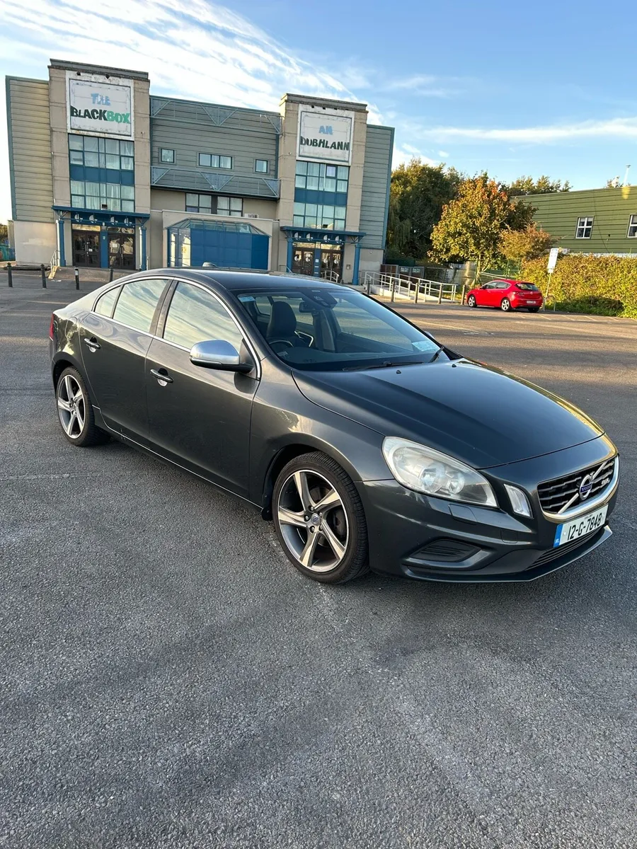 VOLVO S60 D2 R DESIGN ✅ NCT & Service ✅ - Image 1