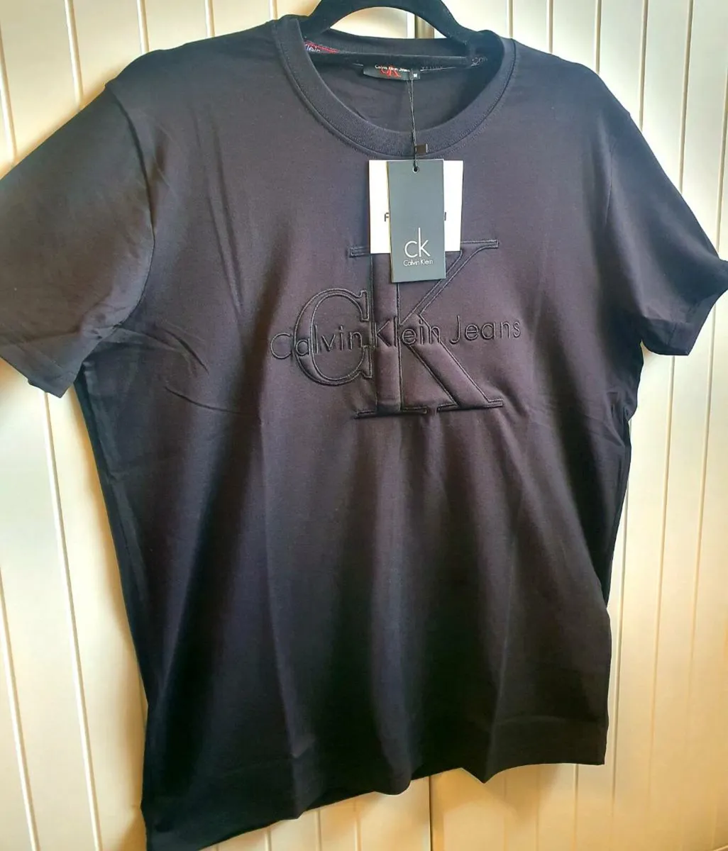 Brand New Mens Top - Image 1