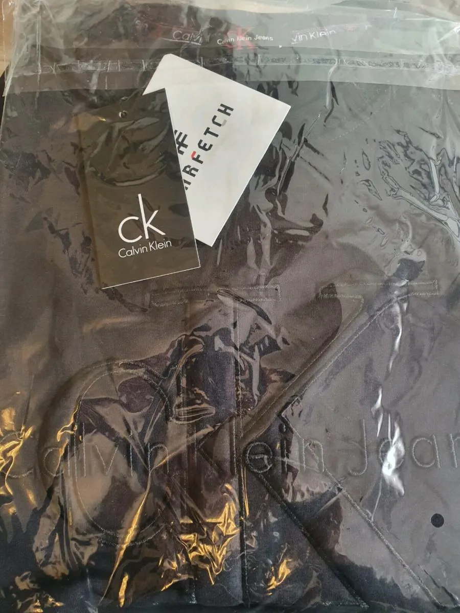Brand New Mens Top - Image 4