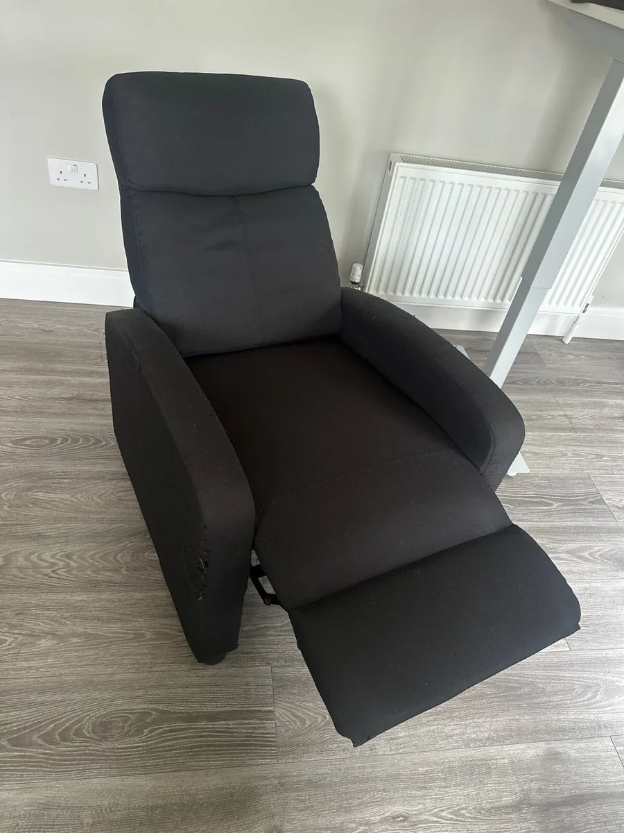 Black fabric recliner - Image 3