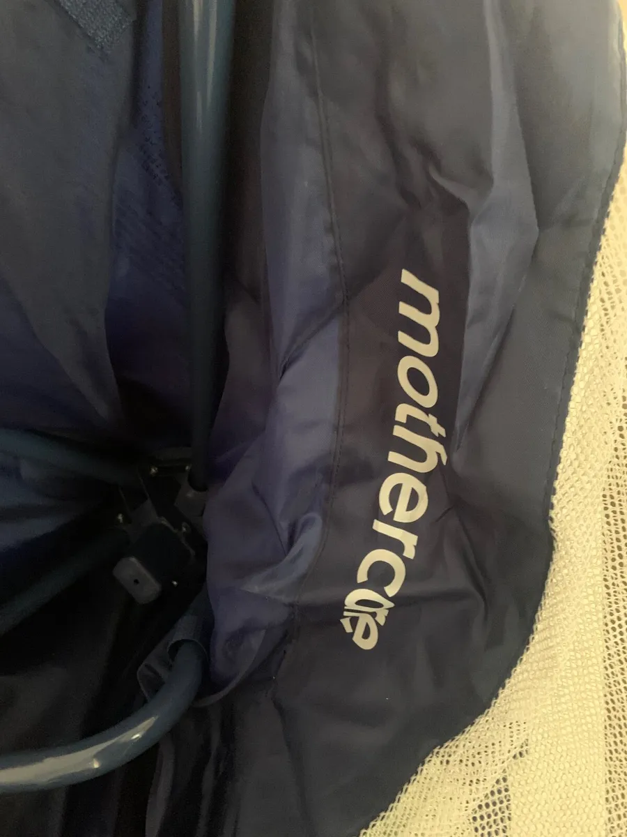Travel cot - Image 2