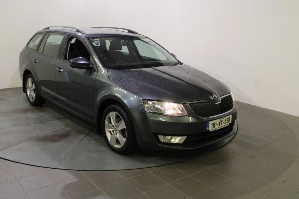 Skoda Octavia Combi Ambition 1.6 TDI - Image 1