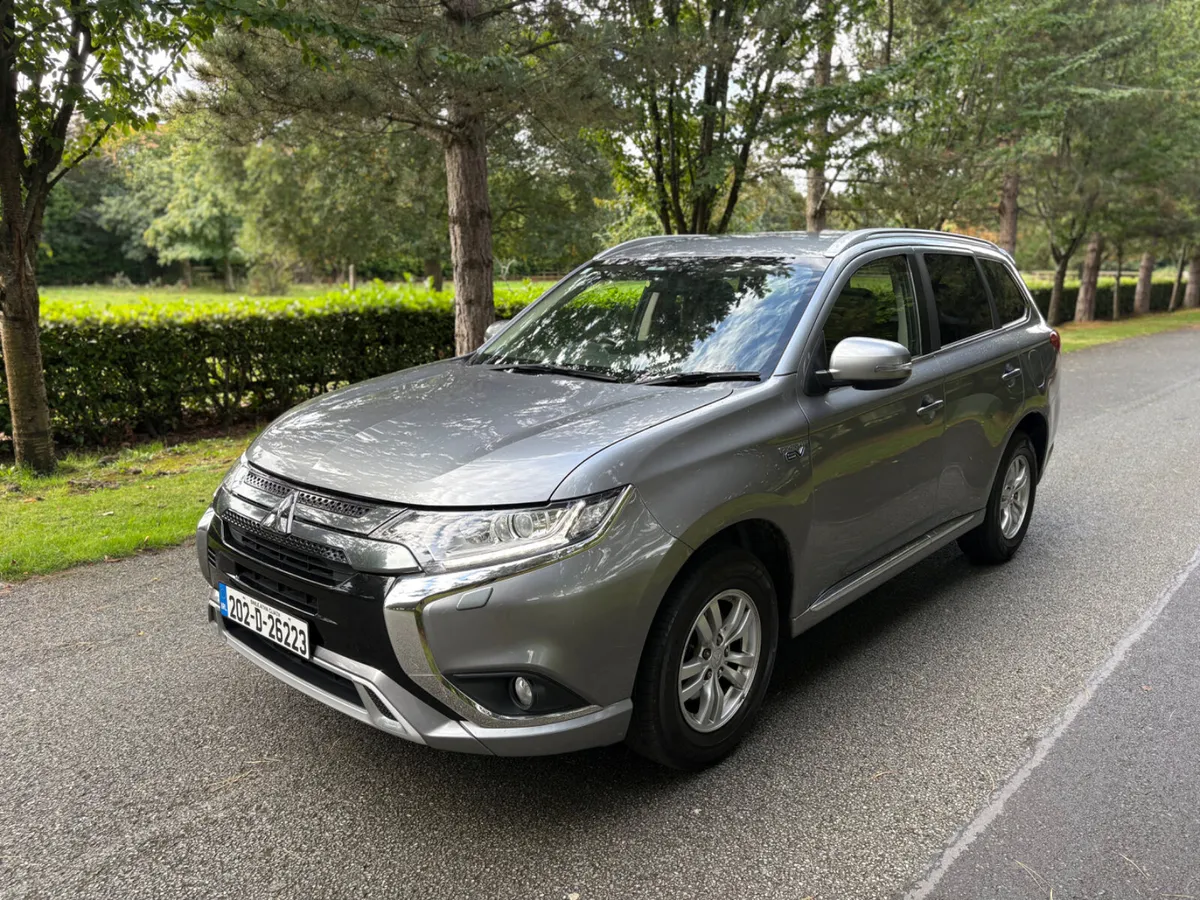 Mitsubishi Outlander 2020 awd - Image 2
