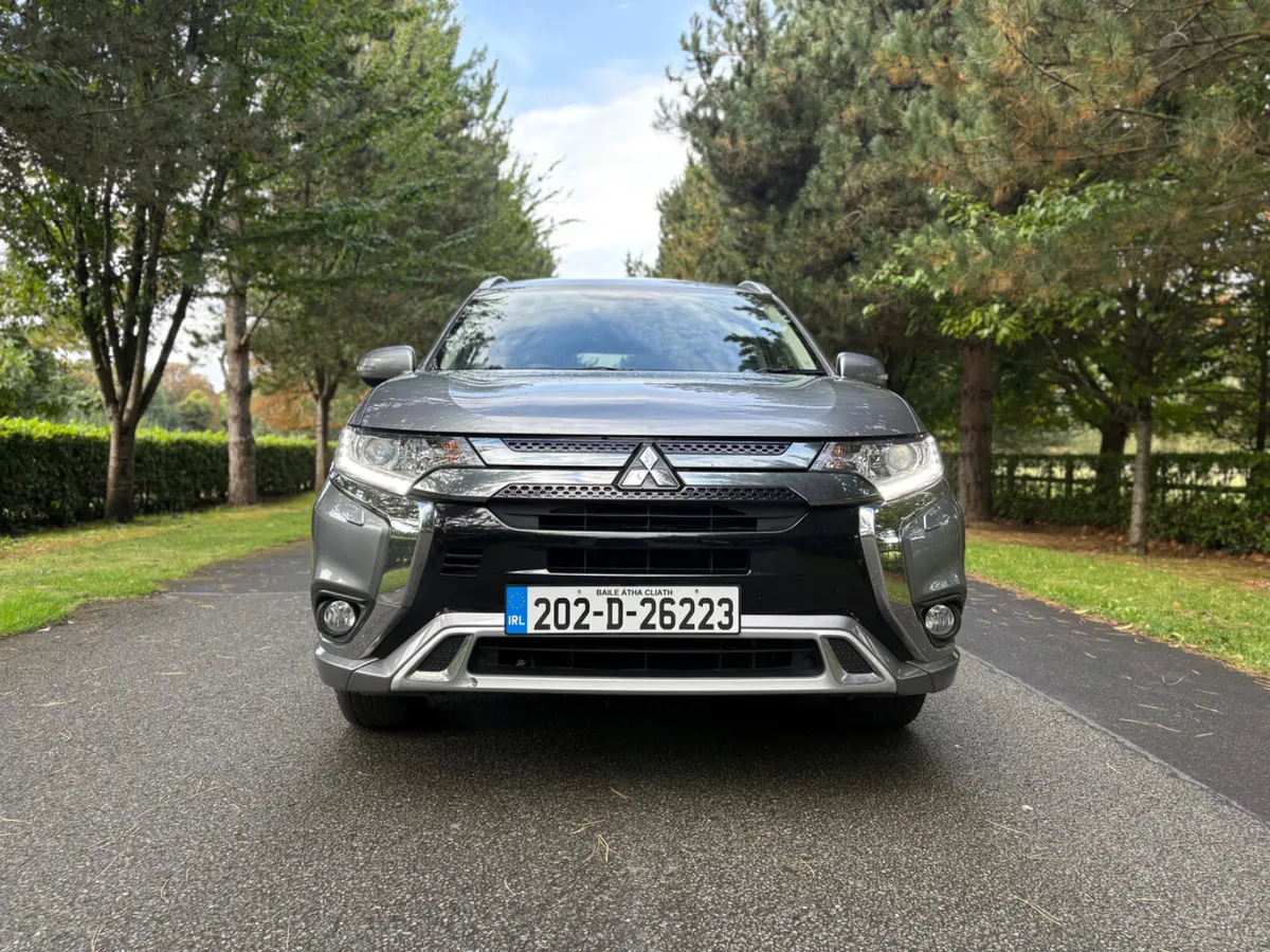 Mitsubishi Outlander 2020 awd - Image 3