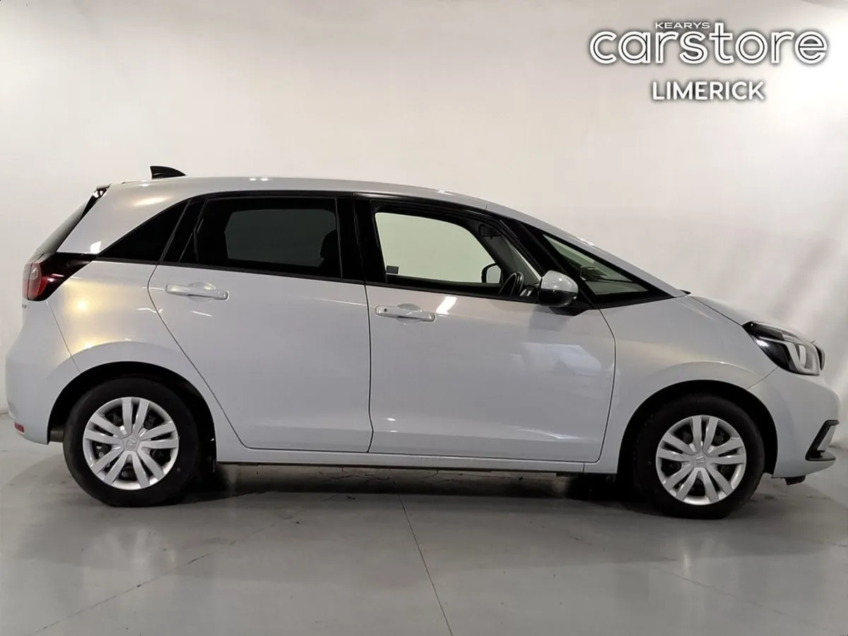 Honda Fit 1.5 Hybrid - Image 2