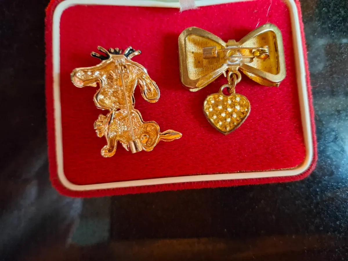 Sparkling brooch set. - Image 4