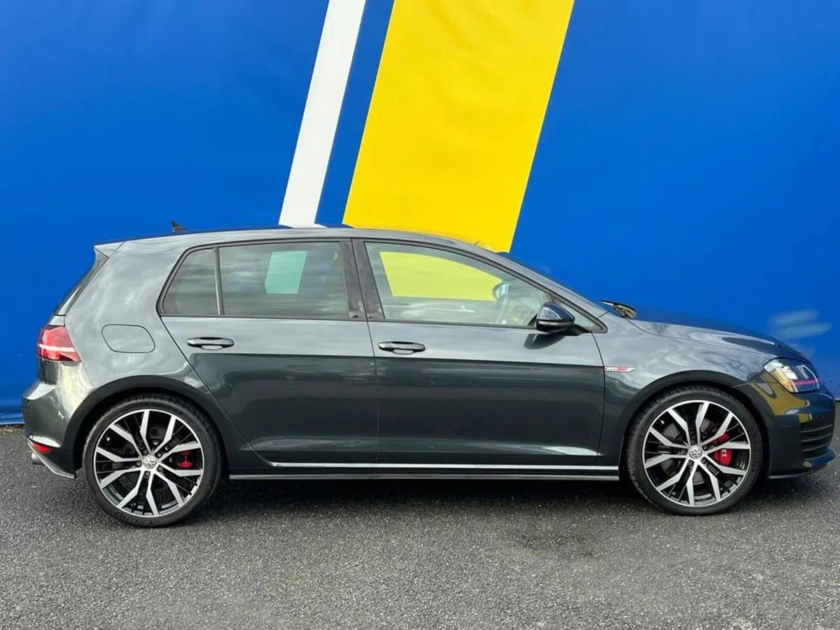 Volkswagen Golf GTI PERFORMANCE PACKAGE 2.0 TSI AU - Image 2