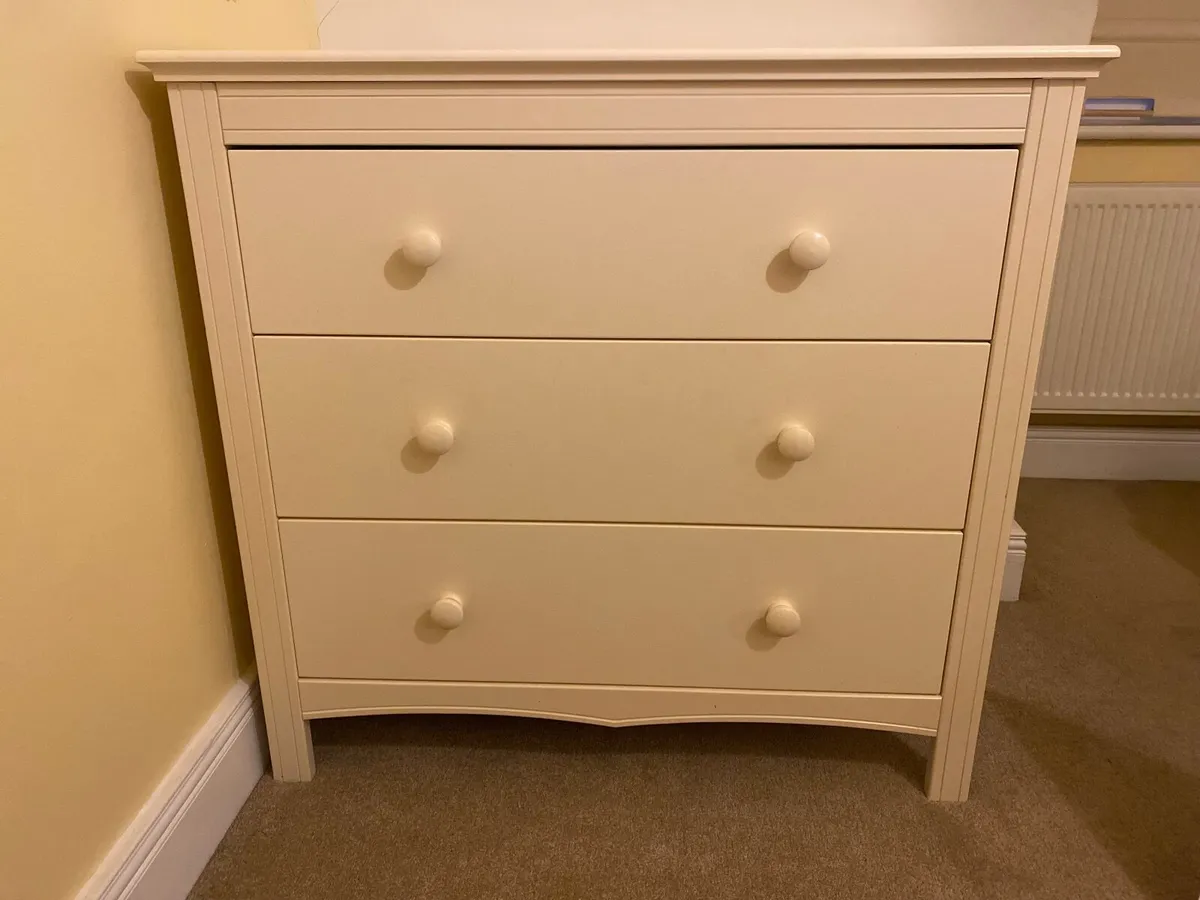 Wardrobe and chest of drawers - Image 2