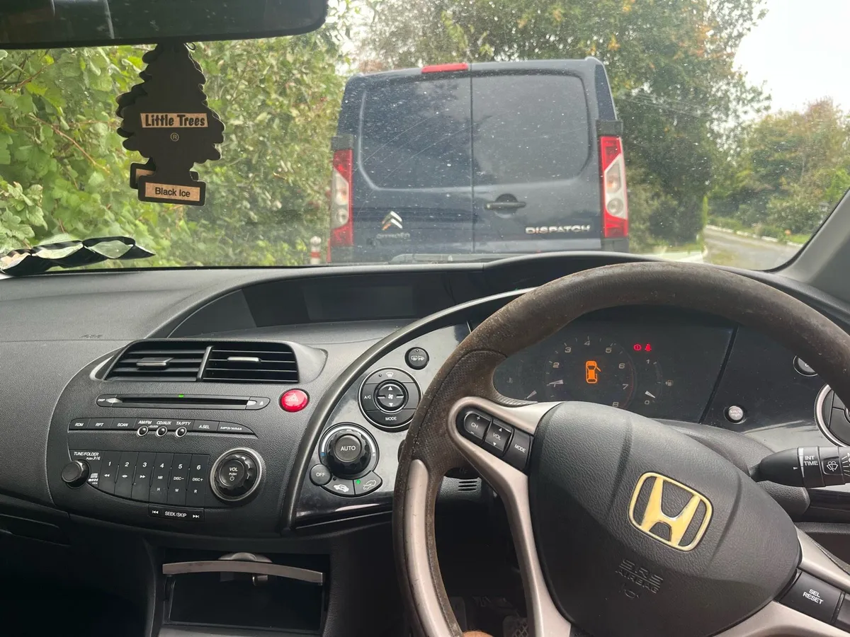 Honda civic - Image 4