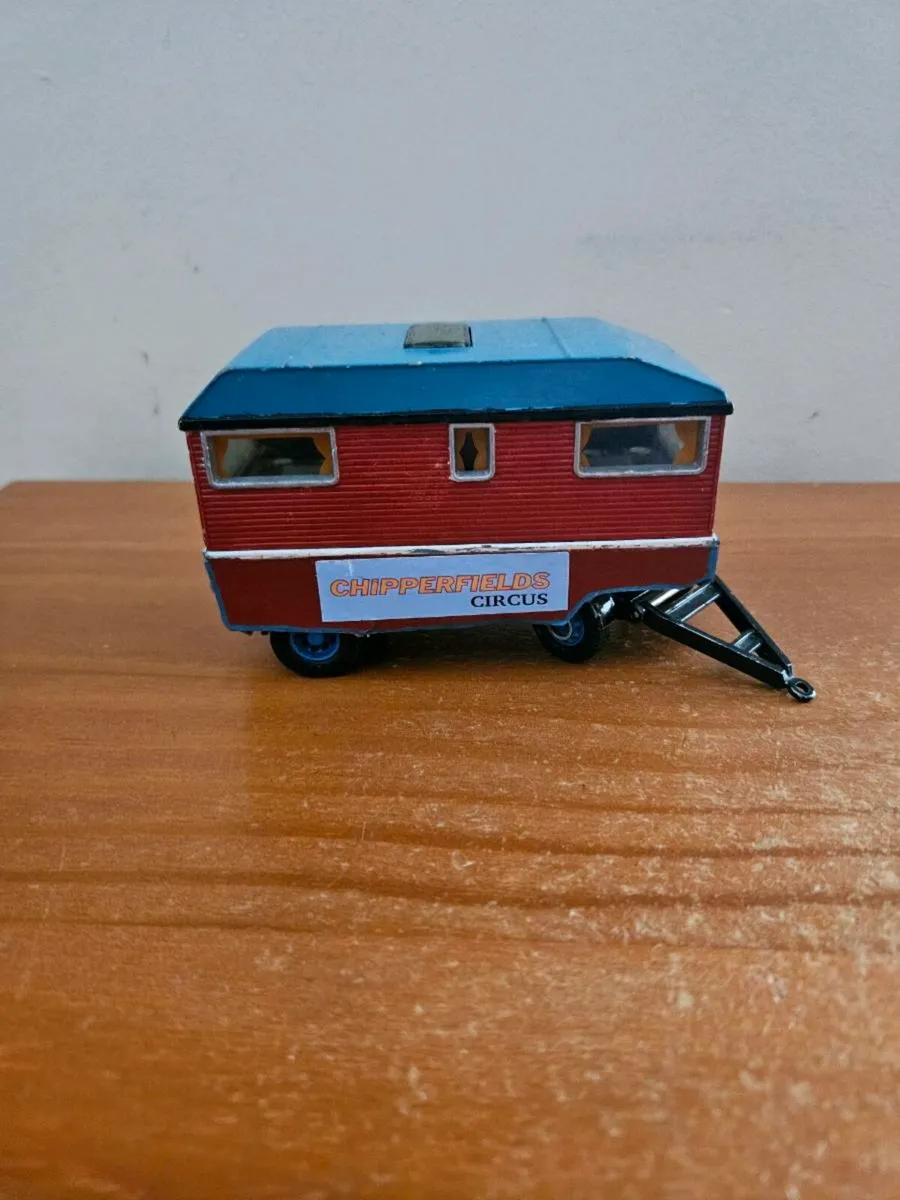 Corgi Circus Fair Ground Code3 Caravan - Image 4