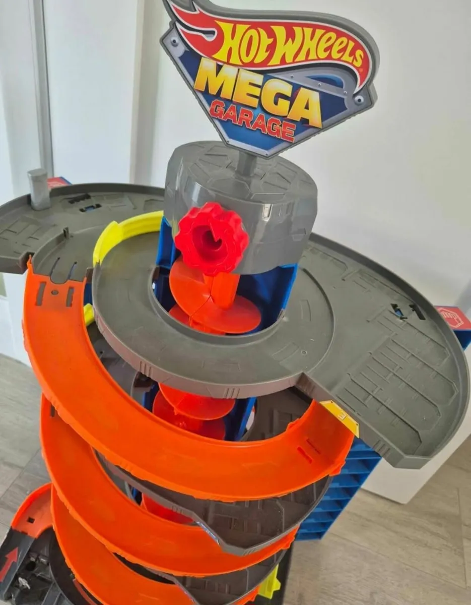 Hot wheels garage - Image 4