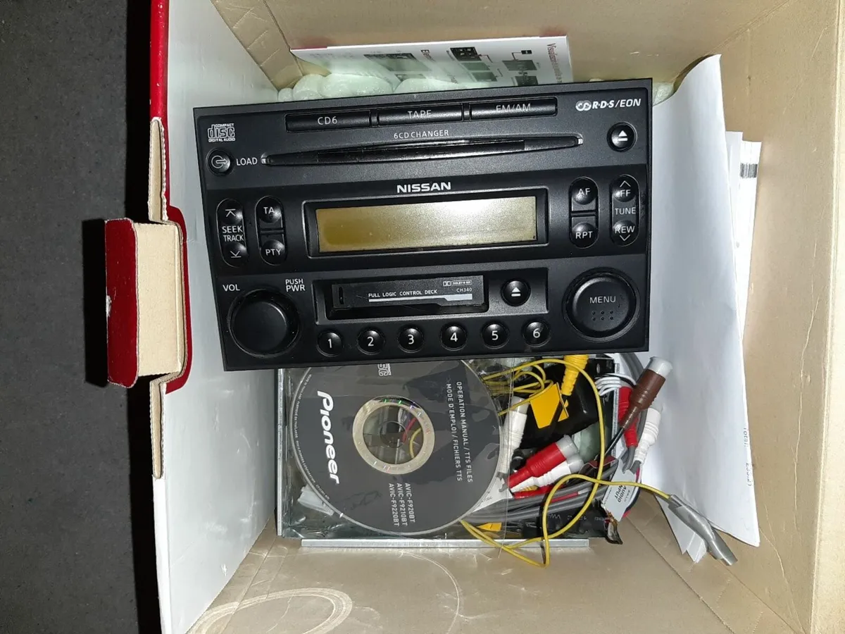 PIONEER HEAD UNIT AVIC-F920BT - Image 2