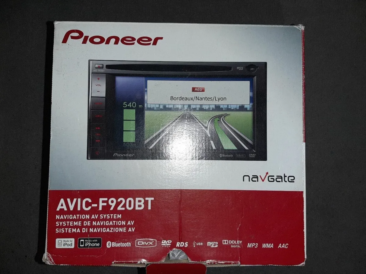 PIONEER HEAD UNIT AVIC-F920BT - Image 1