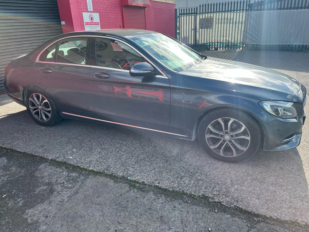 2015 Mercedes-Benz C220 blue tech Sport - Image 2