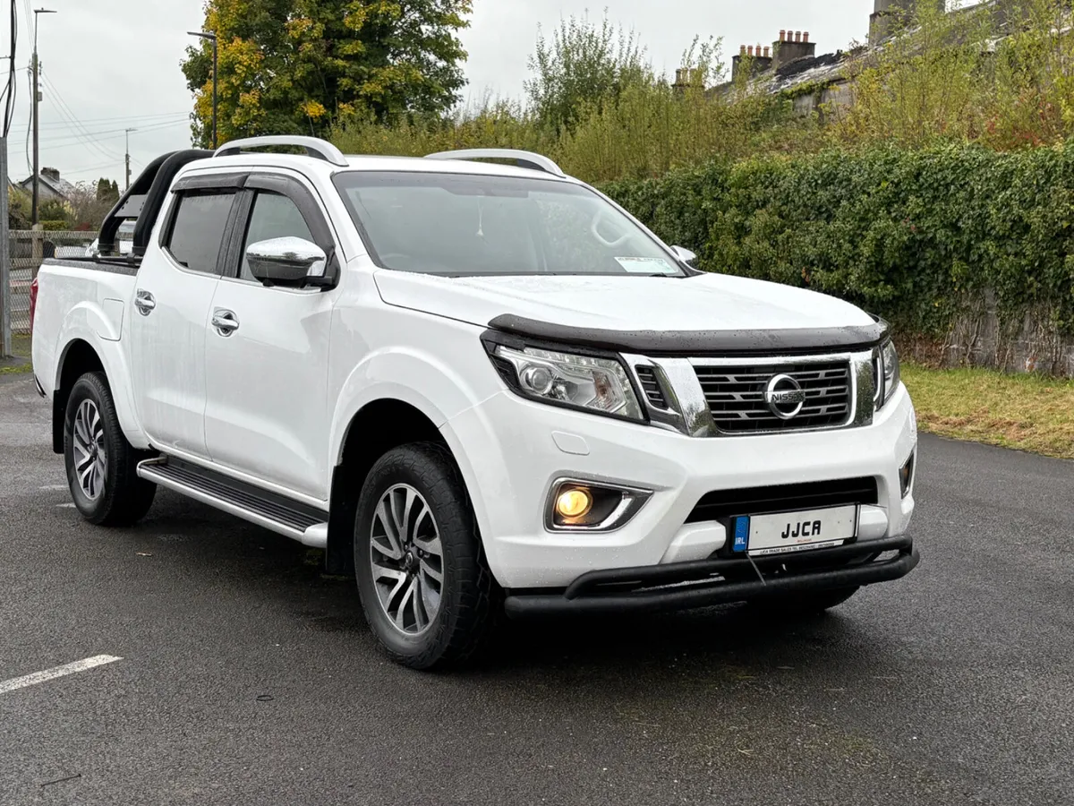 ABSOLUTELY IMMACULATE 2017 MANUAL NISSAN NAVARA - Image 1