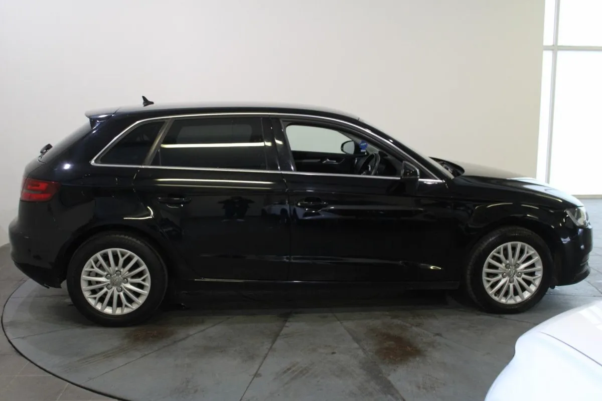 Audi A3 1.6 TDI Sportback SE 108HP - Image 4